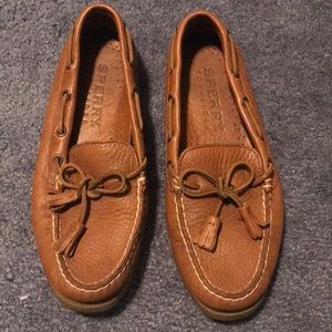 Women’s tassel Sperrys Size 8